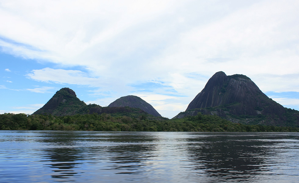 Cerros de Mavecure