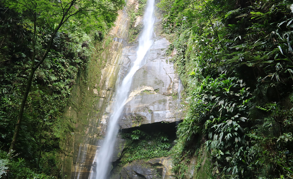 Cascada escondida